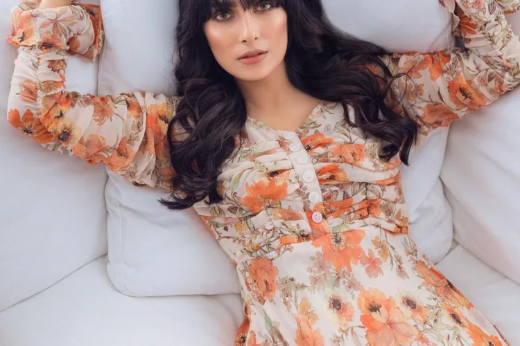 Ayeza Khan’s recent photoshoot in the Orange Dahlia Dress