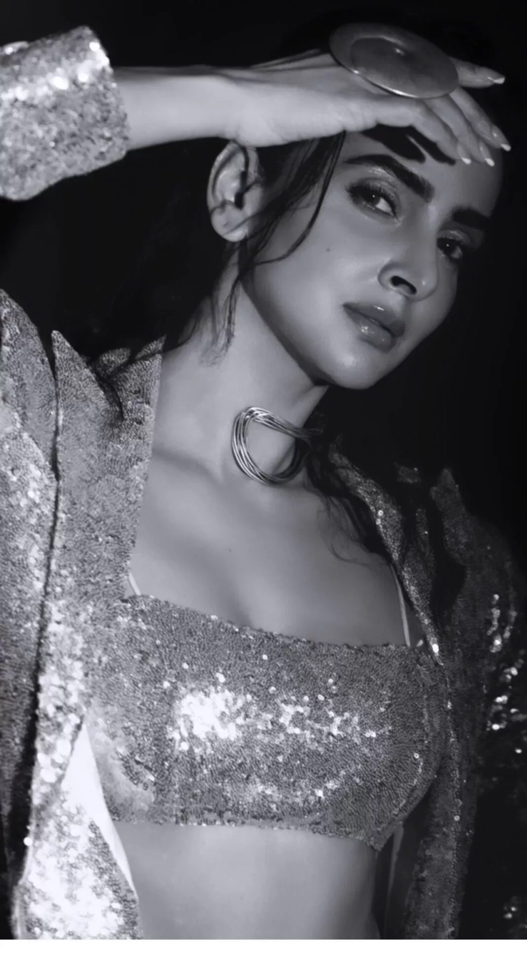 Saba Qamar’s Latest Photoshoot: A Perfect Mix of Boldness and Grace