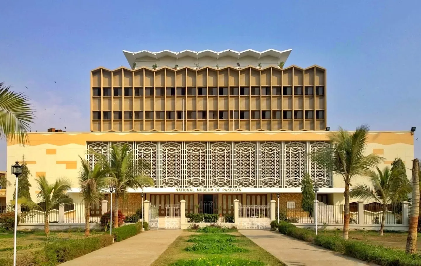 5 must-visit places in Karachi for tourists