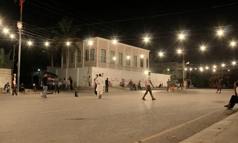 Cricket in Karachi Streets during Ramadan: A Festive Tradition
