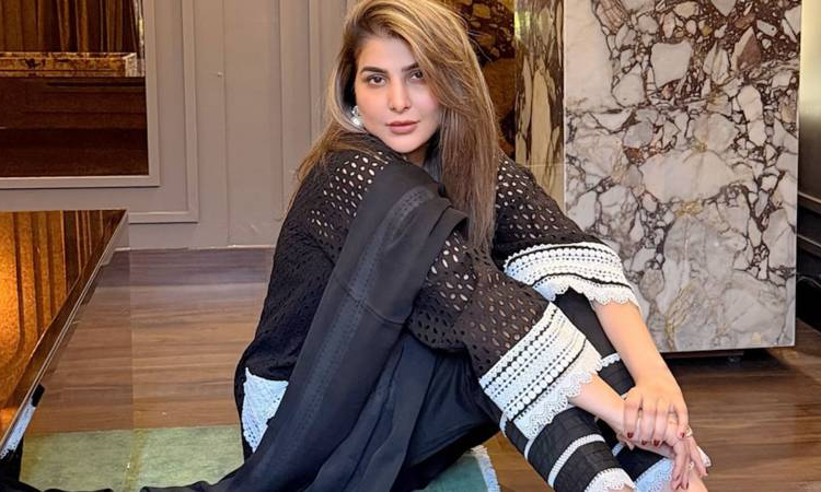 Areeba Habib Stuns in Chic Cold-Winter Look