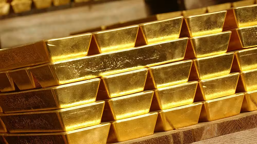Gold Prices in Pakistan Fall Near Rs. 5.2 Lac per Tola Amid Global Market Decline