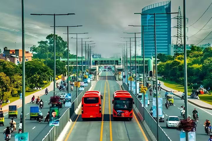 Punjab Announces Free Public Transport Across Province Under Relief Package