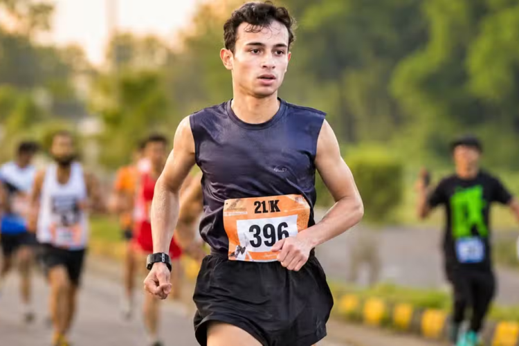 Peshawar Teen Completes 808km Mountain Marathon to Skardu, Sets New World Record
