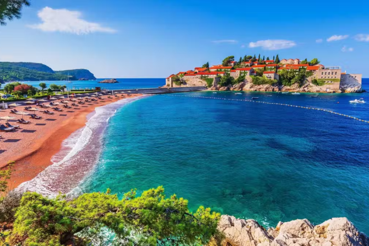 Montenegro Grants Temporary Visa-Free Entry to Eligible UAE Residents for Summer 2026