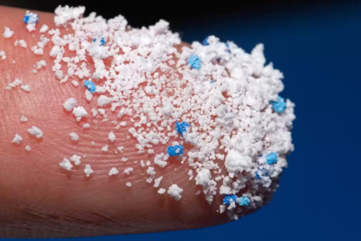 Teenage Student Develops Water Filter That Removes Up to 96% of Microplastics