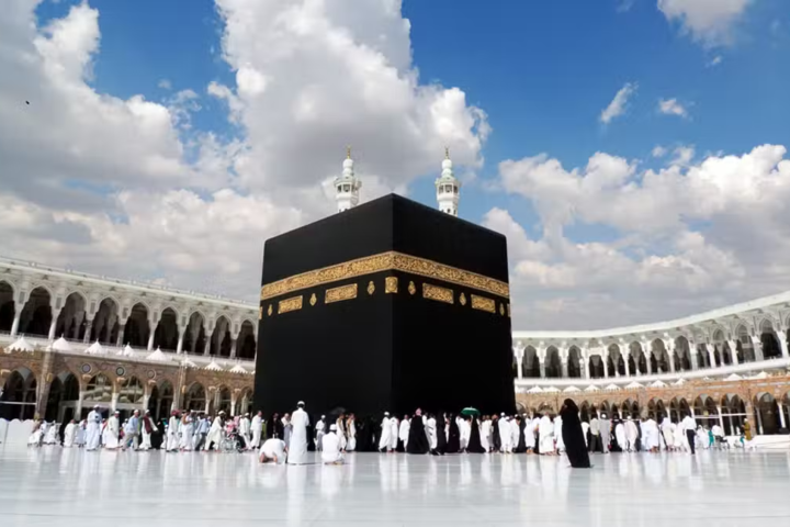 Saudi Arabia Introduces Mandatory Food Voucher for Pakistani Umrah Pilgrims