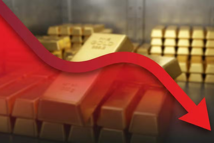 Gold Prices Fall Below Rs. 4.4 Lakh as International Rates Decline