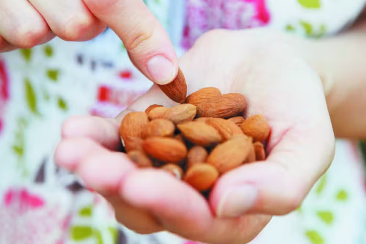 Imported Almonds May Become More Expensive in Pakistan Ahead of Winter