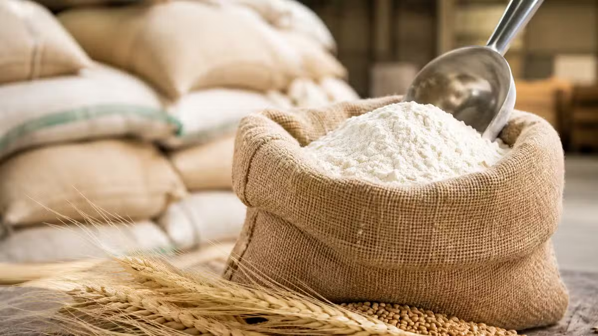 Flour Prices Surge in Lahore as 20kg Bag Jumps by Rs. 833 in One Week